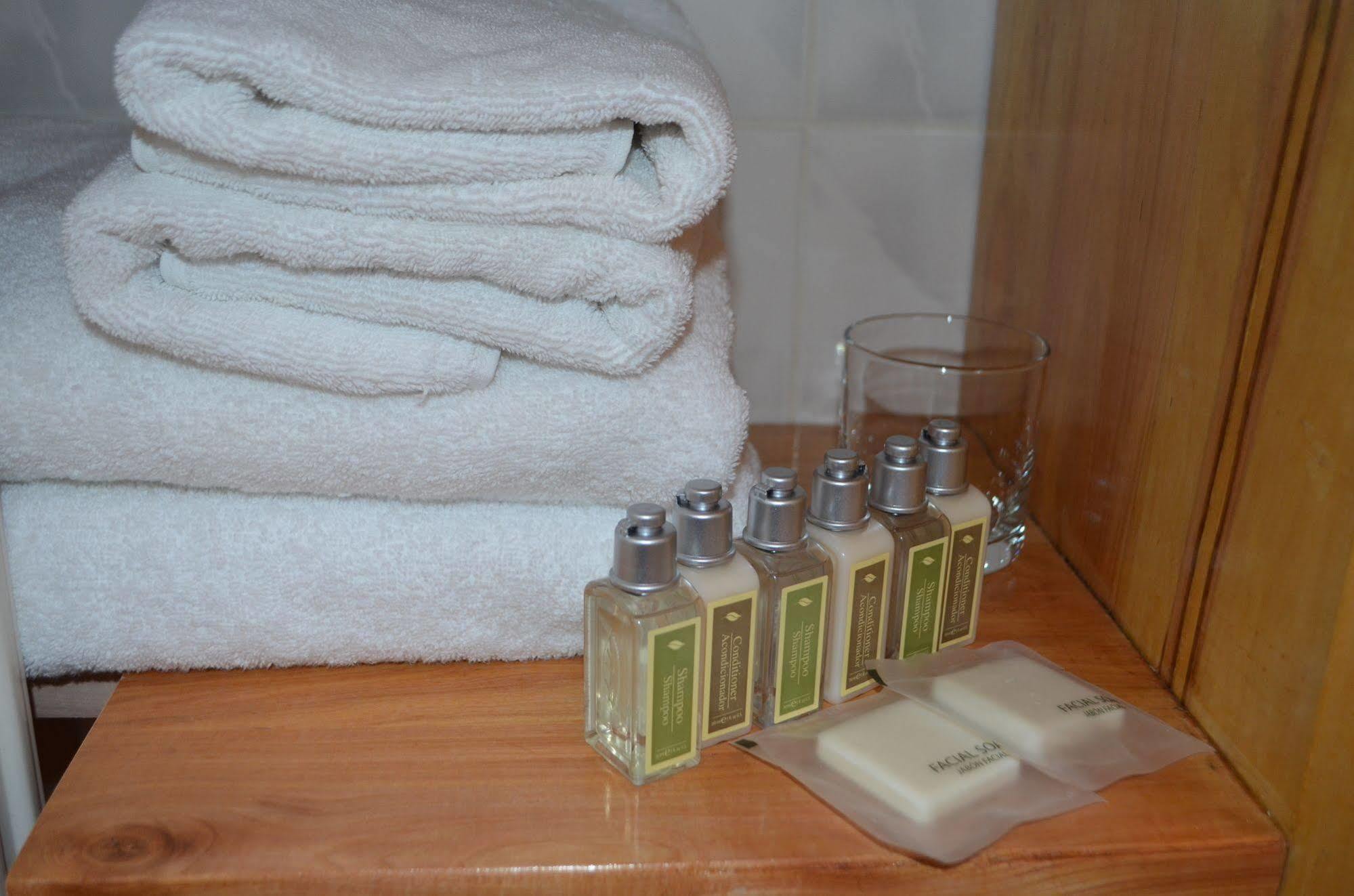 Hotel Aquaterra Puerto Natales Ngoại thất bức ảnh